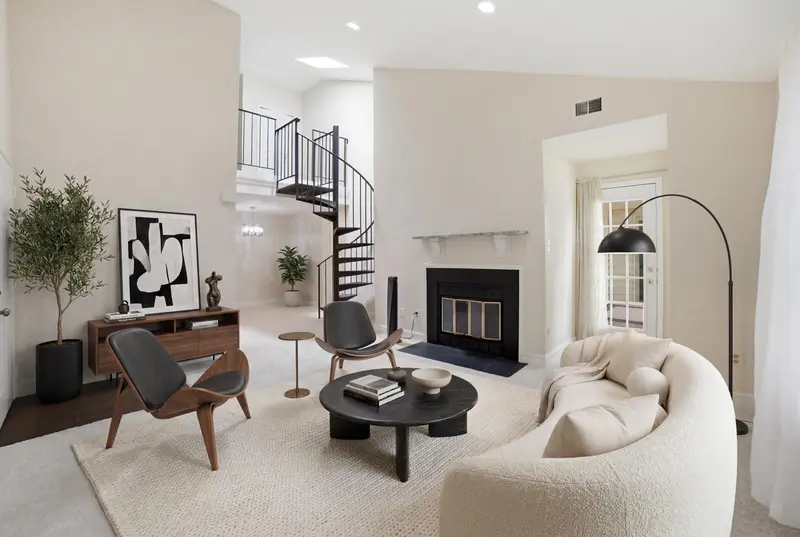 Townhome in Alexandria, VA: real estate photo 4 of 14