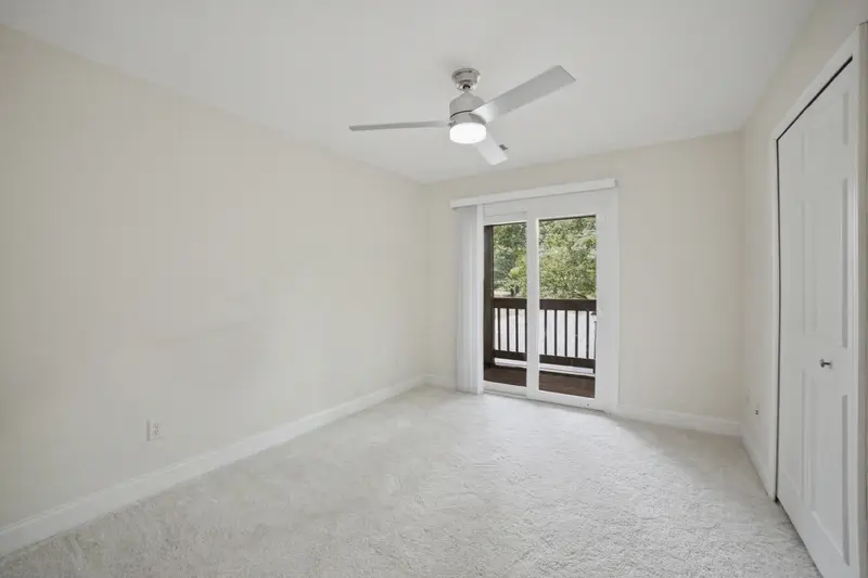 Townhome in Alexandria, VA: real estate photo 8 of 14