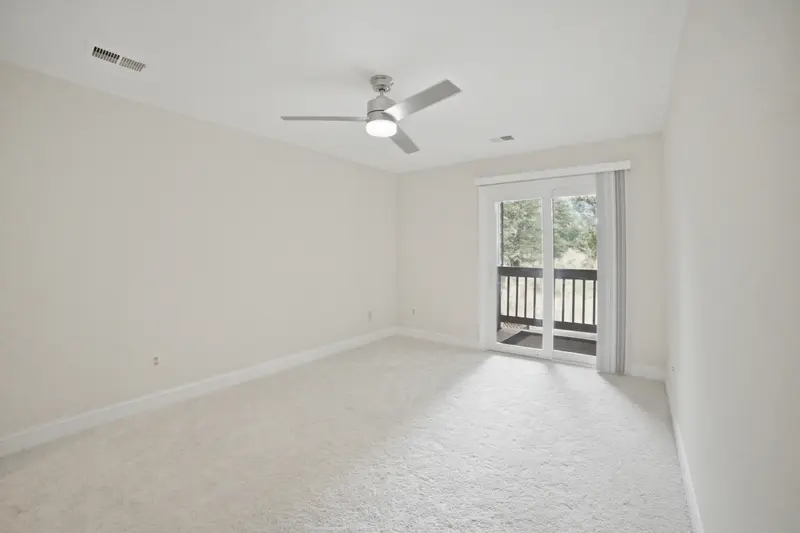 Townhome in Alexandria, VA: real estate photo 10 of 14