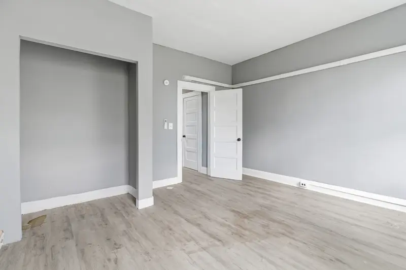 Brick rowhome in Baltimore, MD: real estate photo 9 of 14