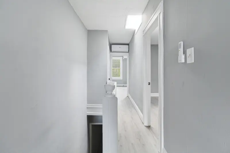 Brick rowhome in Baltimore, MD: real estate photo 11 of 14