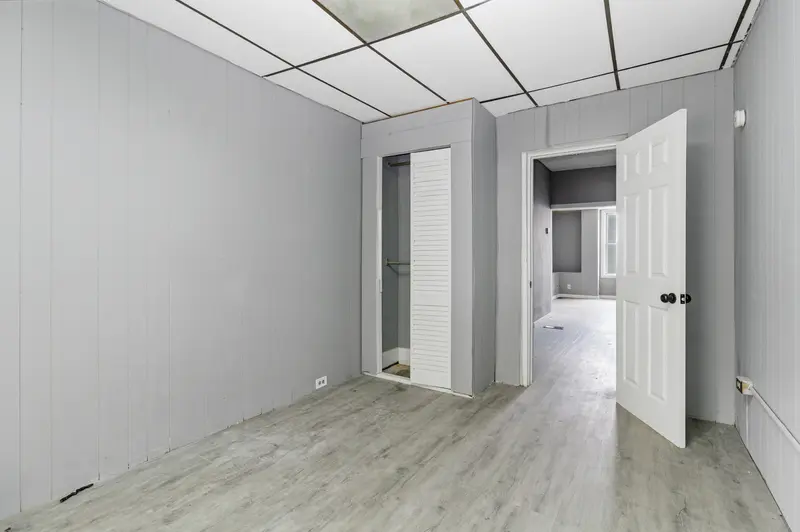 Brick rowhome in Baltimore, MD: real estate photo 12 of 14