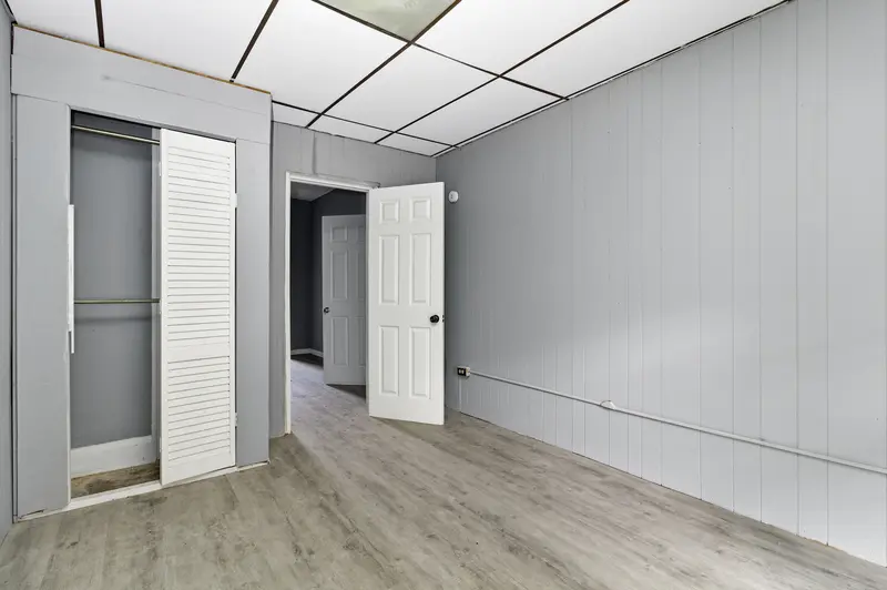 Brick rowhome in Baltimore, MD: real estate photo 13 of 14