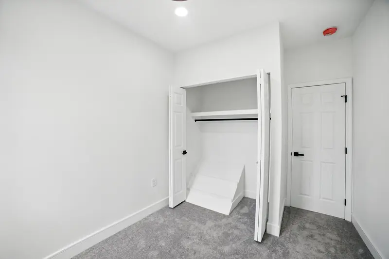 Renovated rowhome in Baltimore, MD: real estate photo 14 of 14