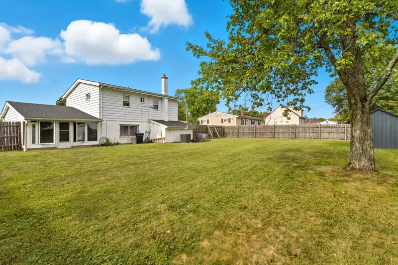 Split-level in Baltimore, MD: real estate photo 10 of 14