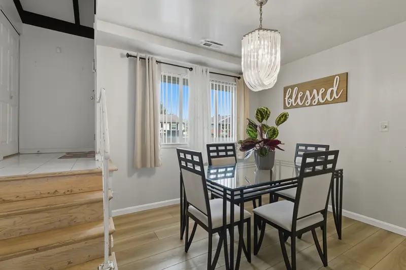 Split-level in Baltimore, MD: real estate photo 12 of 14