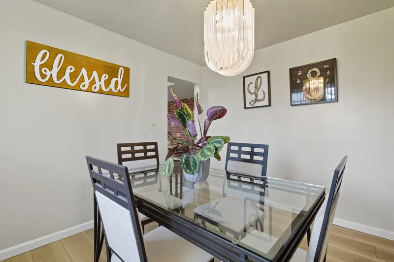 Split-level in Baltimore, MD: real estate photo 13 of 14