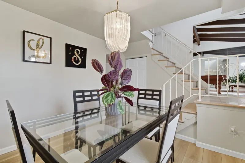 Split-level in Baltimore, MD: real estate photo 14 of 14
