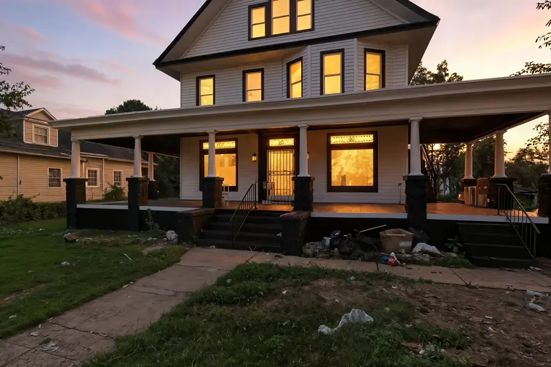 Renovated Victorian in Baltimore, MD: real estate photo 1 of 14