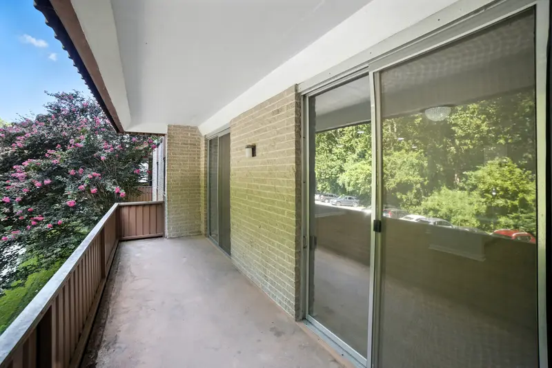 Renovated condo with pool in Bethesda, MD: real estate photo 7 of 14