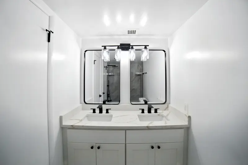 Renovated condo with pool in Bethesda, MD: real estate photo 14 of 14