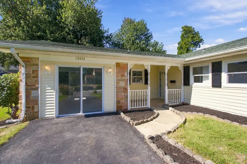 Renovated rambler in Bowie, MD: real estate photo 3 of 14