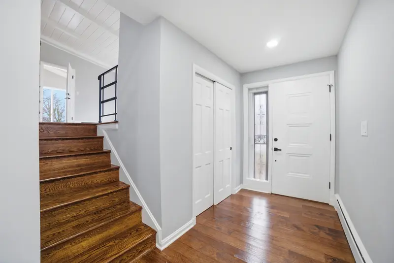 Split-level in Camp Springs, MD: real estate photo 4 of 14