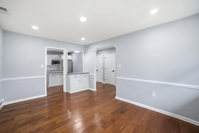 Split-level in Camp Springs, MD: real estate photo 7 of 14