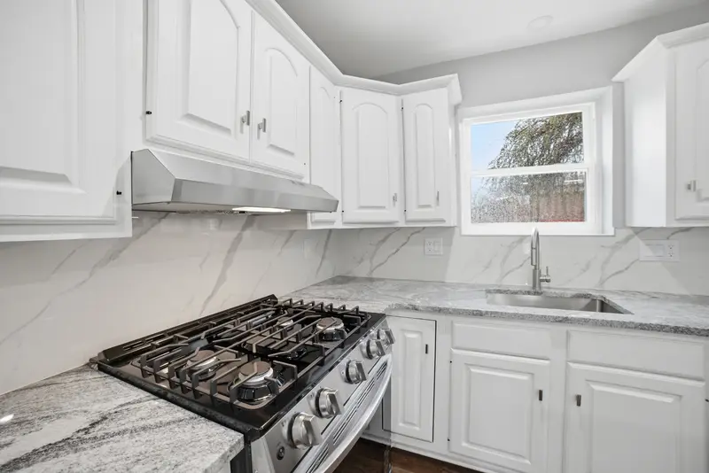 Split-level in Camp Springs, MD: real estate photo 11 of 14