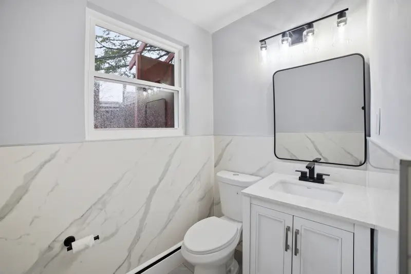 Split-level in Camp Springs, MD: real estate photo 12 of 14