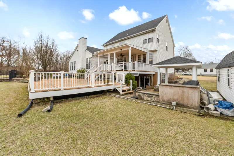 Brick colonial on acreage in Catonsville, MD: real estate photo 6 of 14