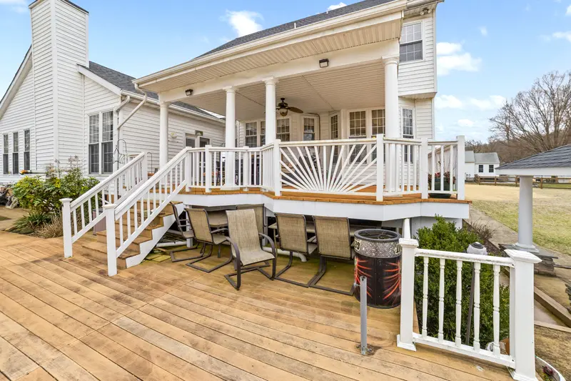 Brick colonial on acreage in Catonsville, MD: real estate photo 11 of 14