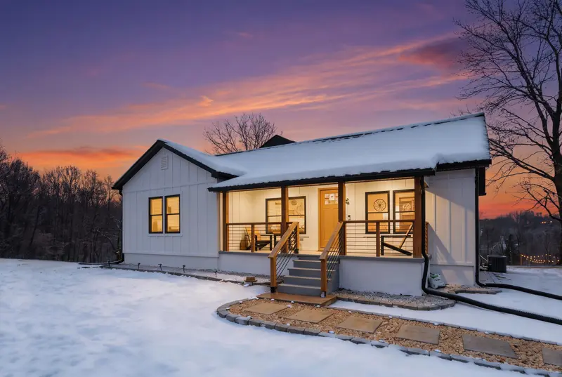 Farmhouse rental in Culpeper, VA: real estate photo 1 of 14