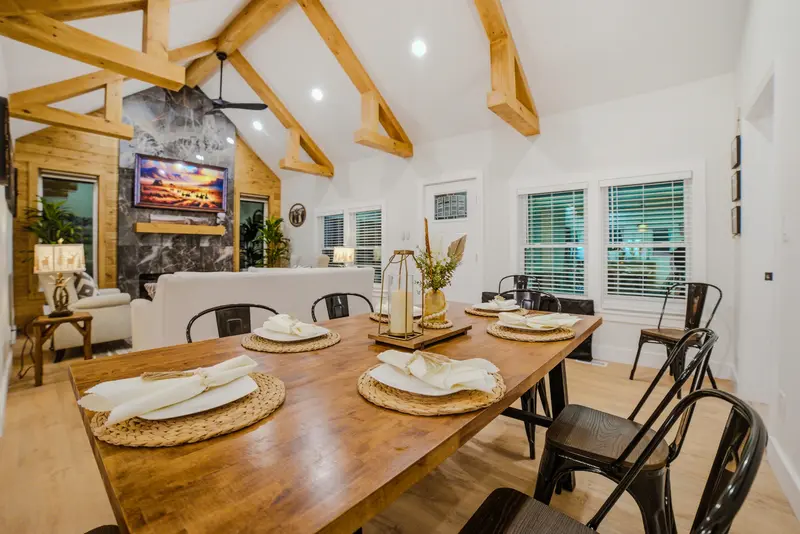 Farmhouse rental in Culpeper, VA: real estate photo 13 of 14