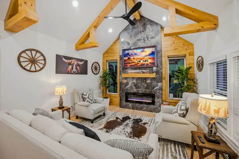 Farmhouse rental in Culpeper, VA: real estate photo 14 of 14