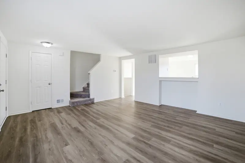 Townhome in Dumfries, VA: real estate photo 6 of 14