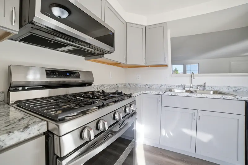 Townhome in Dumfries, VA: real estate photo 10 of 14