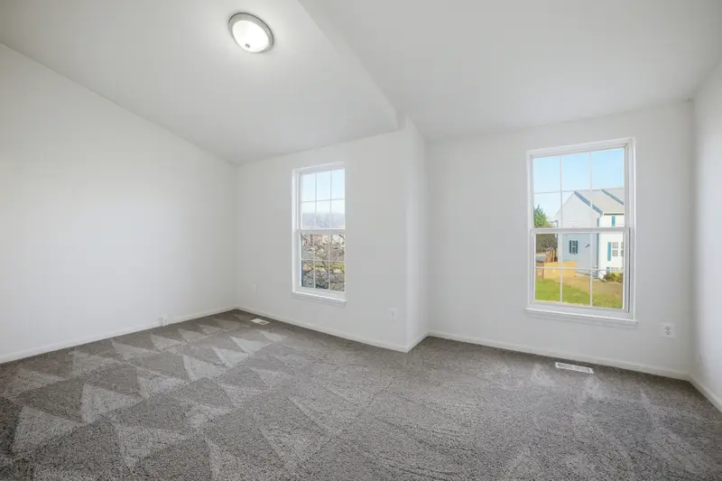 Townhome in Dumfries, VA: real estate photo 12 of 14