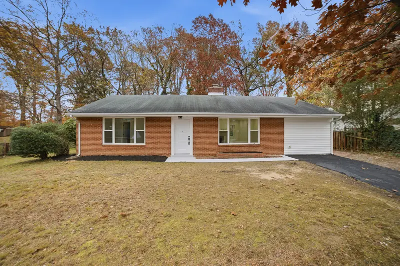 Renovated rambler in Fort Washington, MD: real estate photo 1 of 14