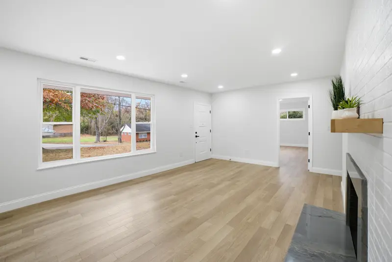 Renovated rambler in Fort Washington, MD: real estate photo 4 of 14