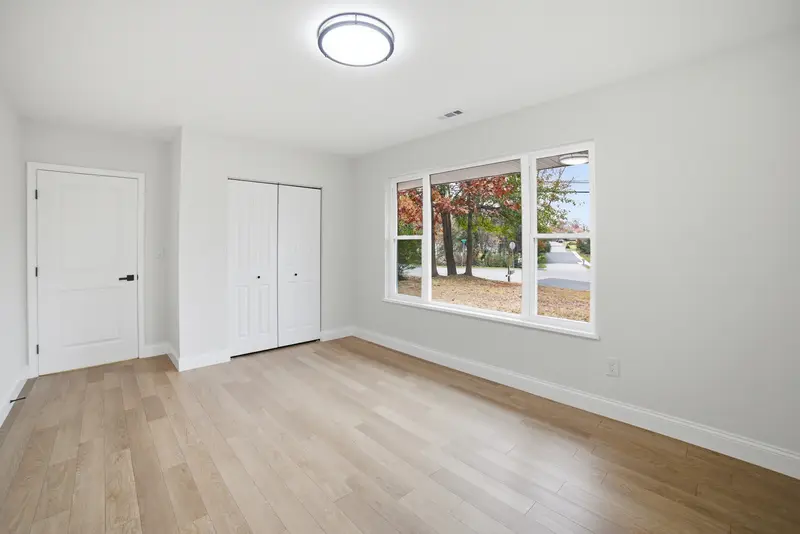 Renovated rambler in Fort Washington, MD: real estate photo 6 of 14