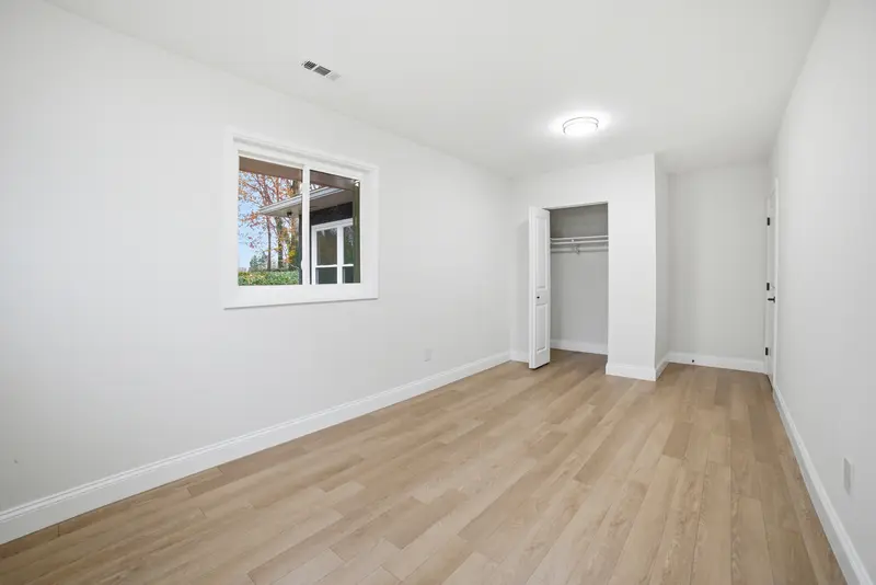 Renovated rambler in Fort Washington, MD: real estate photo 12 of 14