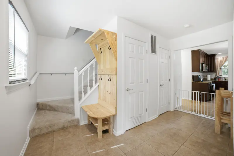Colonial in Fredericksburg, VA: real estate photo 2 of 14