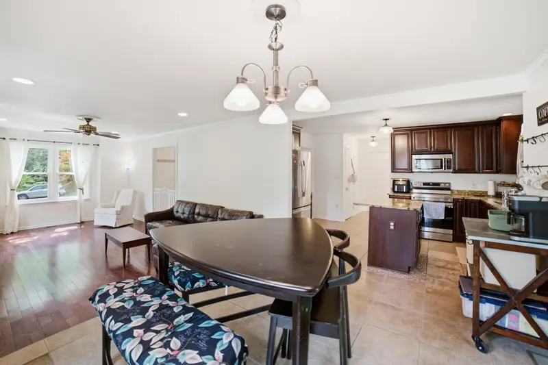 Colonial in Fredericksburg, VA: real estate photo 4 of 14