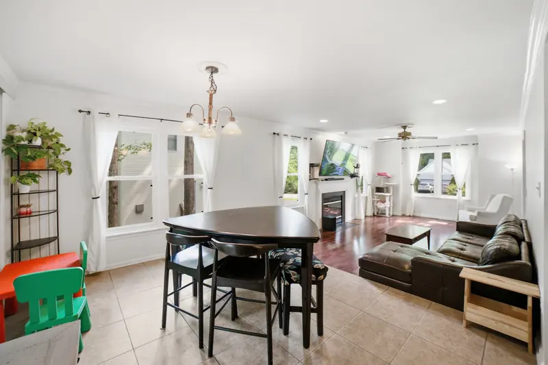 Colonial in Fredericksburg, VA: real estate photo 5 of 14