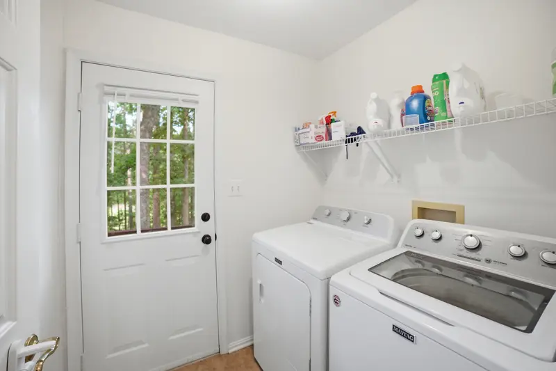 Colonial in Fredericksburg, VA: real estate photo 8 of 14