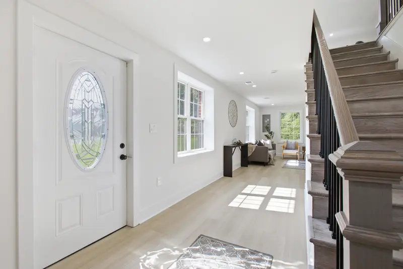 Renovated colonial in Lanham, MD: real estate photo 4 of 14
