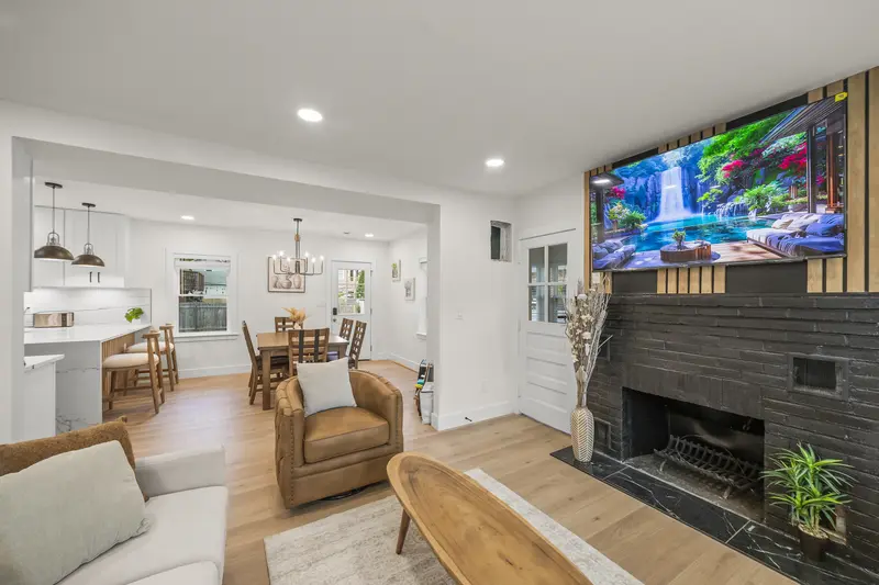 Renovated cape cod in Laurel, MD: real estate photo 13 of 14