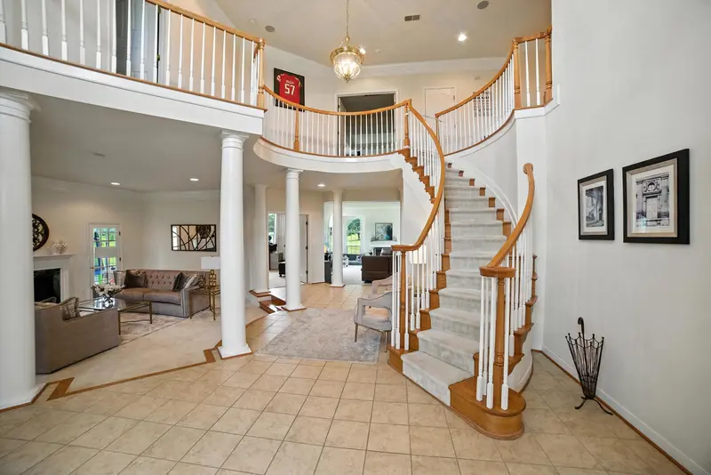 Colonial on a large lot in Leesburg, VA: real estate photo 13 of 14