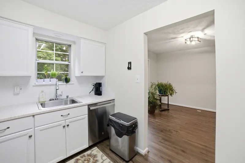 Townhome in Lorton, VA: real estate photo 8 of 14