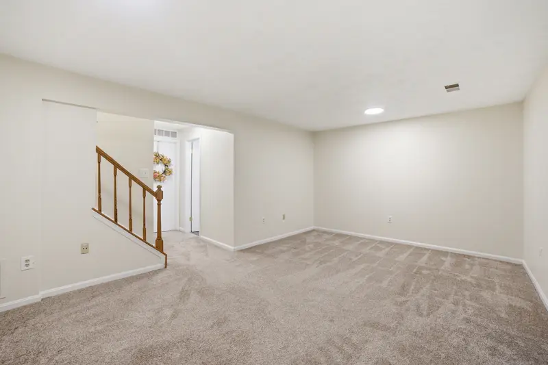 Townhome in Lorton, VA: real estate photo 11 of 14