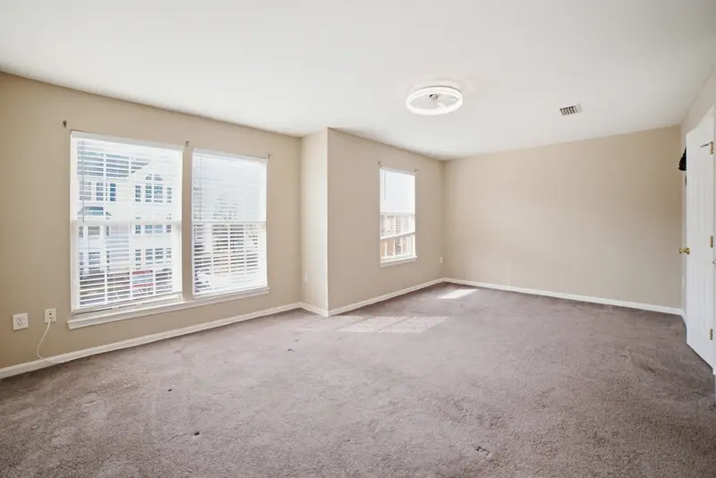 Townhome in Lorton, VA: real estate photo 10 of 14
