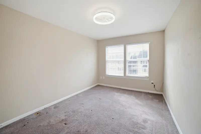Townhome in Lorton, VA: real estate photo 12 of 14