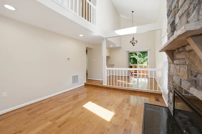 Farmhouse-style home in Montclair, VA: real estate photo 5 of 14