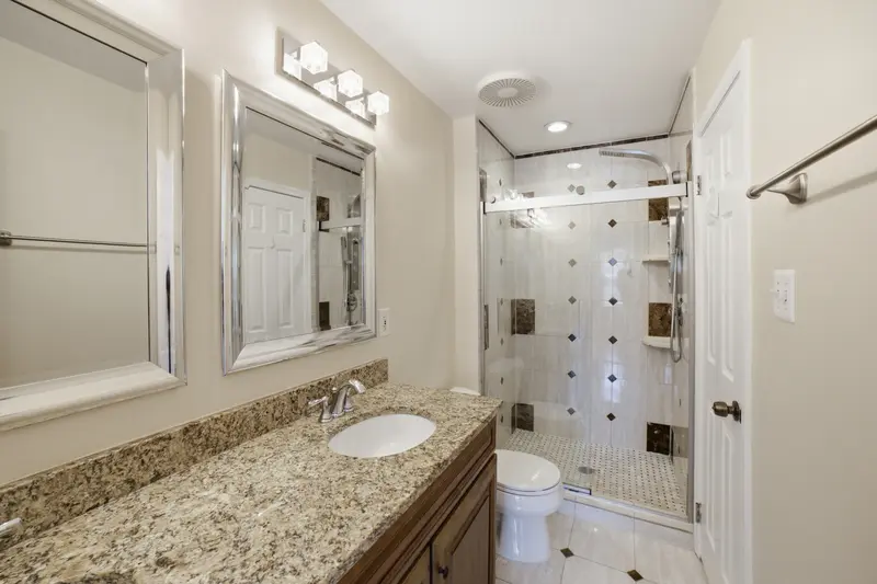 Farmhouse-style home in Montclair, VA: real estate photo 12 of 14