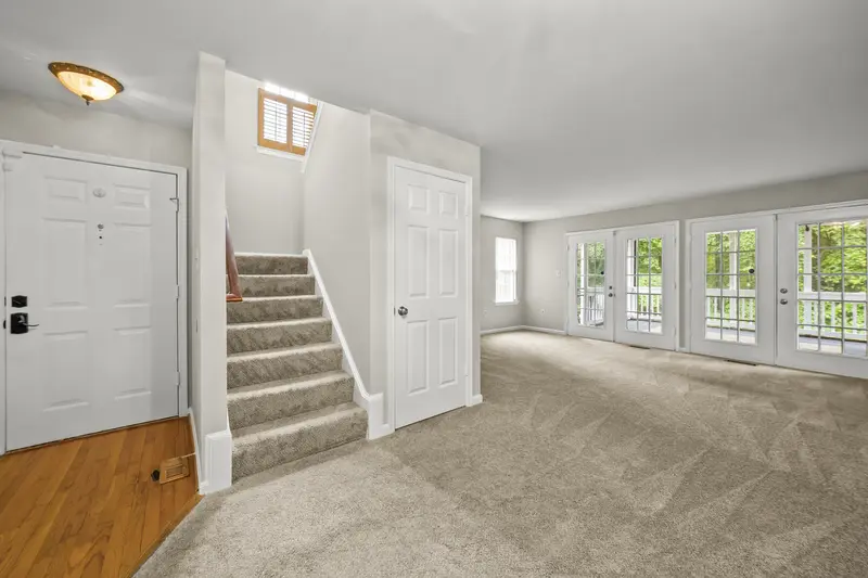 Lake community townhome in Montclair, VA: real estate photo 1 of 14
