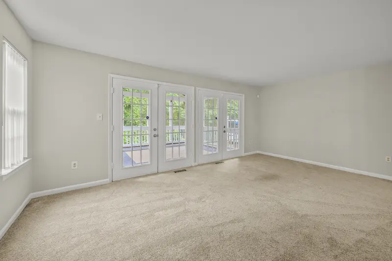 Lake community townhome in Montclair, VA: real estate photo 3 of 14