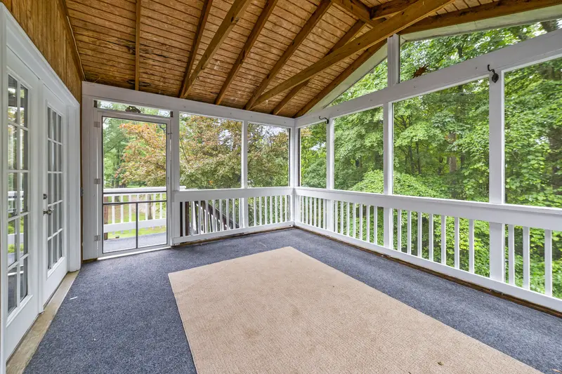 Lake community townhome in Montclair, VA: real estate photo 4 of 14
