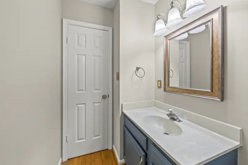 Lake community townhome in Montclair, VA: real estate photo 12 of 14