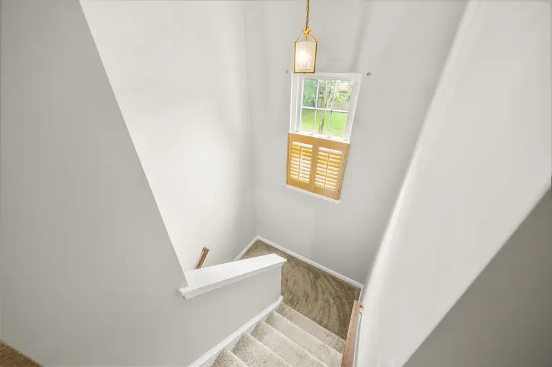 Lake community townhome in Montclair, VA: real estate photo 13 of 14